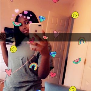 Meet your Posher, Chloe